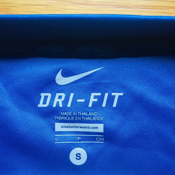 SOLD Nike Arsenal Soccer Jersey - Picture 4 of 5